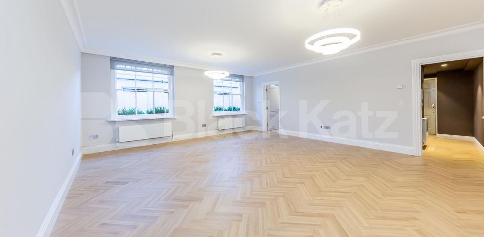 			STUNNING APARTMENT NEAR REGENTS PARK!, 1 Bedroom, 1 bath, 1 reception Flat			 Clarence Terrace, REGENTS PARK-MARYLEBONE